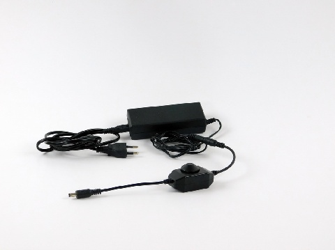 alimentatore e dimmer per frasi d'autore